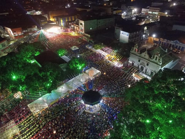 Primeiro dia de festa de São João em Serrinha bate recorde de público