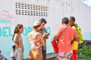 Prefeito Adriano Lima visita comunidade do Tamburi e garante que fará melhorias naquela localidade