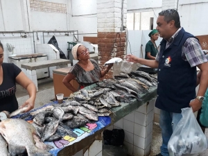 Prefeitura de Serrinha: Vigilância Sanitária fiscaliza venda de pescados