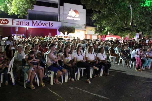 Prefeitura de Serrinha realiza evento natalino e conta com a presença de centenas de pessoas