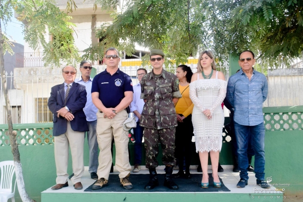 Prefeitura comemora dia do Soldado em Serrinha