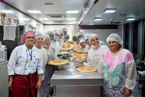 Alunos dos cursos da Carreta do SENAI em Serrinha, já iniciaram as aulas práticas.