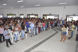 Secretaria de Educação e PM discutem com pais e professores ensino militar no Colégio Leobino