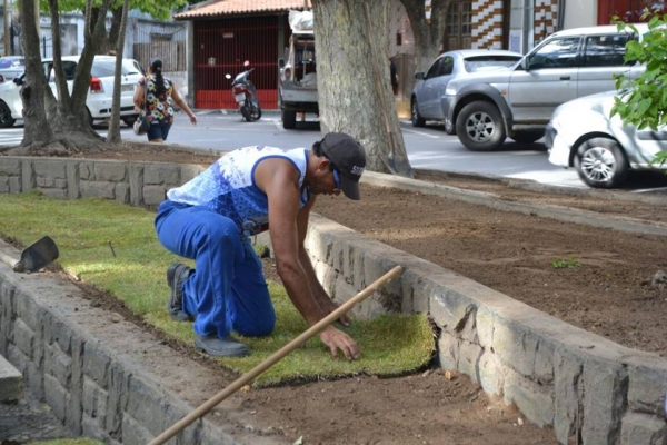 Prefeitura de Serrinha, visando a valorizar o patrimônio histórico-cultural do município, realiza melhorias na Praça Luiz Nogueira