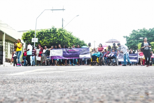 Caminhada em comemoração ao Dia Nacional de luta pelos Direitos das pessoas com deficiência